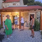 Kuca Za Odmor Leptiric Holiday home *