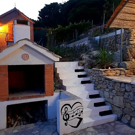 Holiday home Kuca Za Odmor Leptiric Pisak