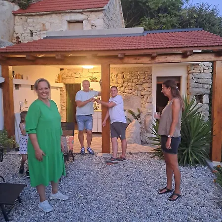 Kuca Za Odmor Leptiric Nyaraló *