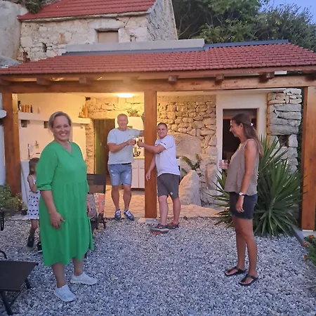 Kuca Za Odmor Leptiric Holiday home *