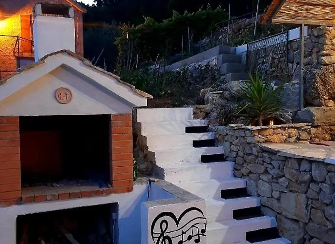 بيت للعطل Kuca Za Odmor Leptiric بيساك