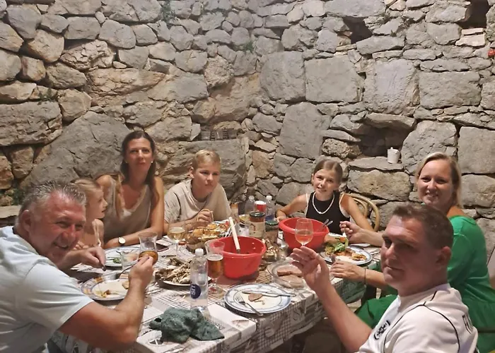 بيت للعطل Kuca Za Odmor Leptiric بيساك